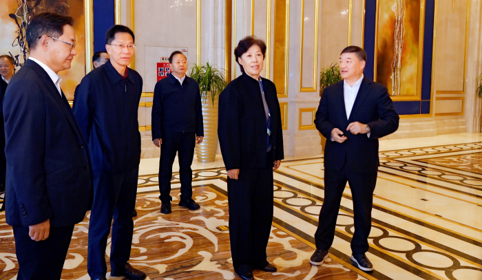 田向利带队走访委员时强调 立足岗位发挥界别优势为现代化四川建设凝心聚力