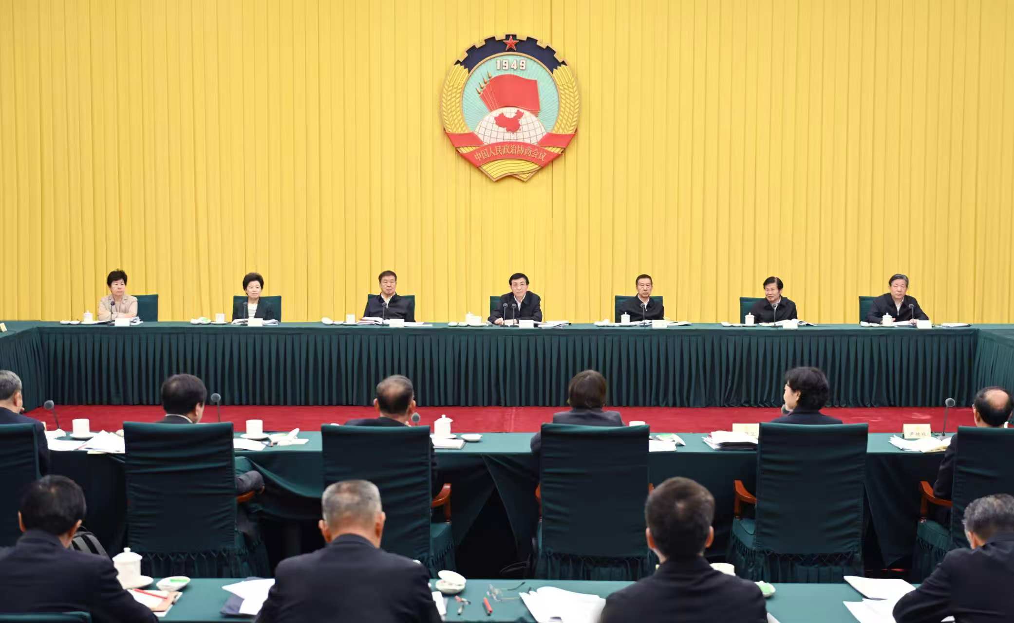 全国政协召开双周协商座谈会 围绕全方位扩大国内需求协商议政 王沪宁主持